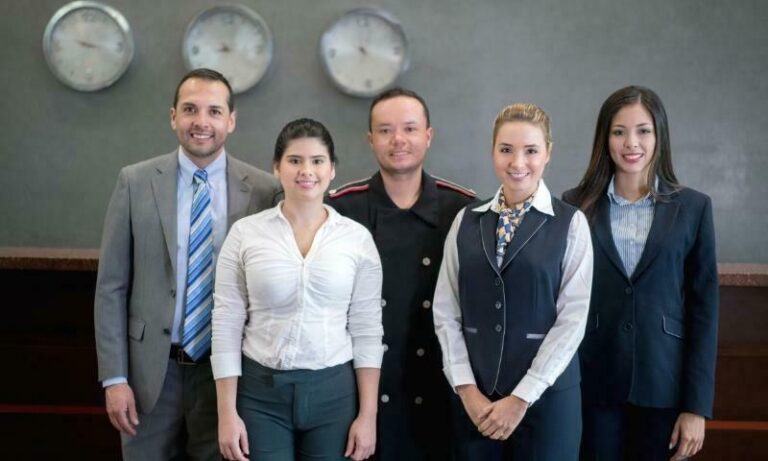 Hotelier Adalah