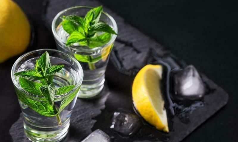 Jenis-Jenis Minuman Keras yang Disediakan di Hotel