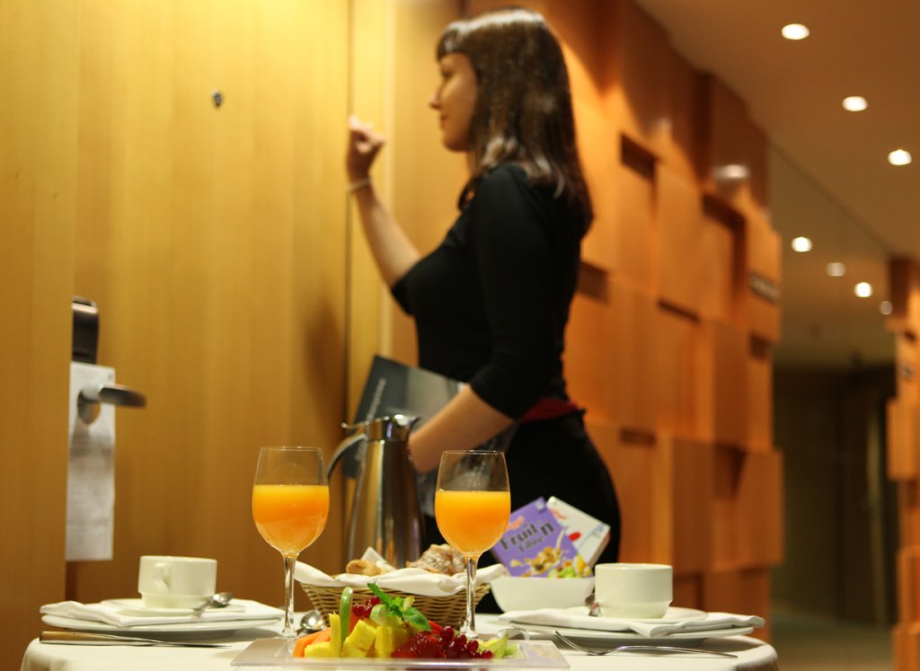 Manfaat Room Service dalam Industri Perhotelan